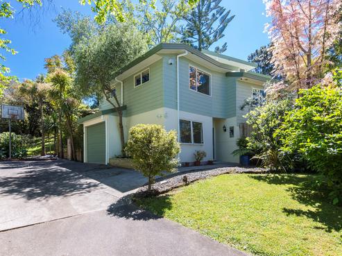 2C Tallington Crescent, Torbay