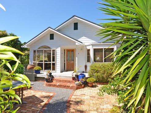 46 Huia Road, Titirangi