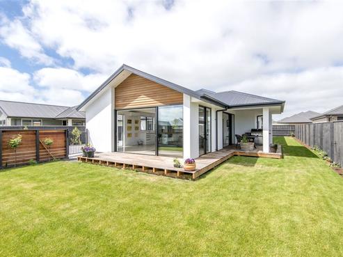 15 Beachvale Drive, Woodend Beach