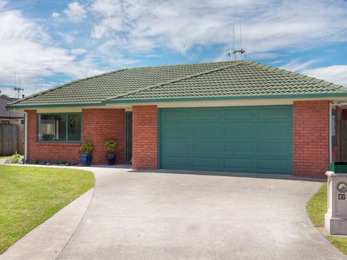 37 Ravenscourt Place, Huntington