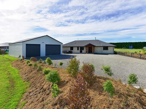 16 Whitcombe Place, Darfield