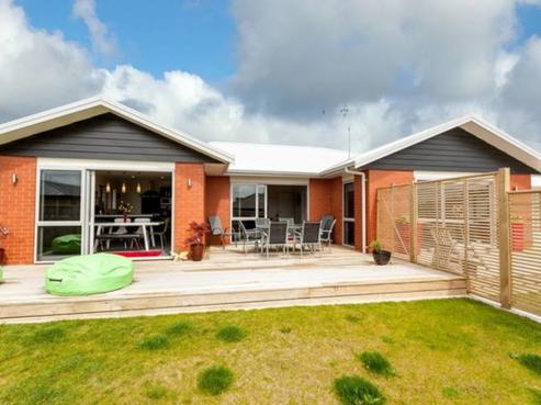 5 Honeyfield Drive, Whalers Gate