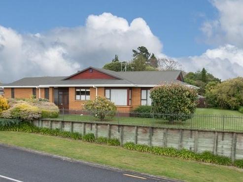 17 Burns Street, Leamington