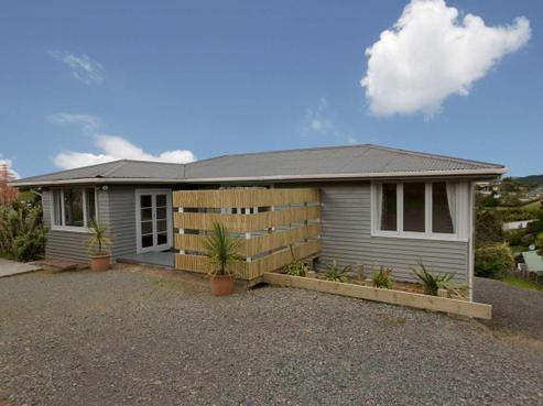 17 Ogle Crescent, Kamo