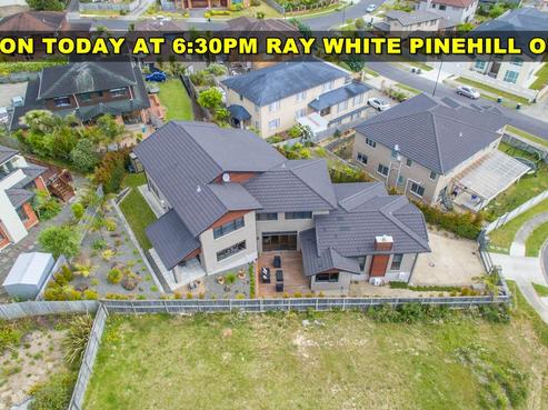 7 Lough Derg Place, Pinehill