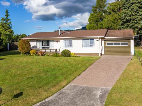 18 Gibbs Place, Kinloch