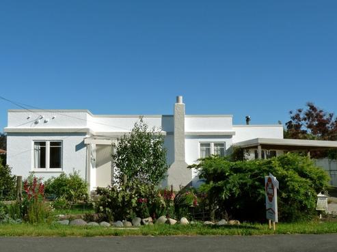 12 Collins Road, Richmond