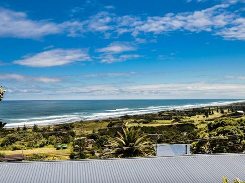 81 Domain Crescent, Muriwai