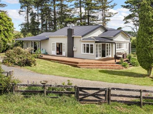 1821 Miranda Road, Mangatangi