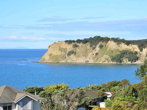 97 Pacific Parade, Army Bay