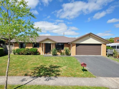 27 Wiltshire Drive, Huntington