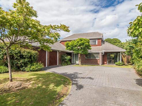 8 Awanui Drive, Waikanae