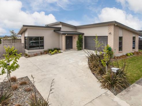 169 Pacific Drive, Fitzherbert