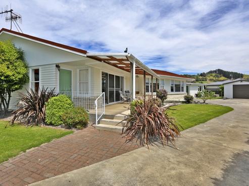 27 Harpham Street, Taradale