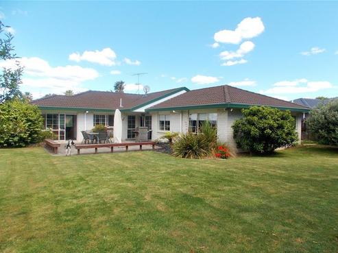 7 Gaylord Place, Conifer Grove