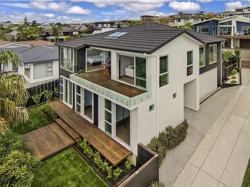 13 Commodore Parry Road, Castor Bay
