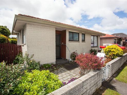 2A Sawyers Arms Road, Northcote