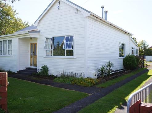 24 Bath Street, Eltham