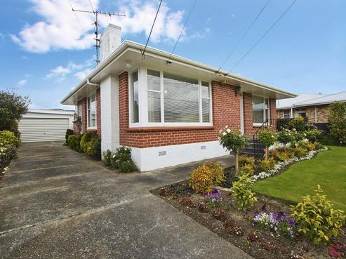 142 Taita Drive, Avalon