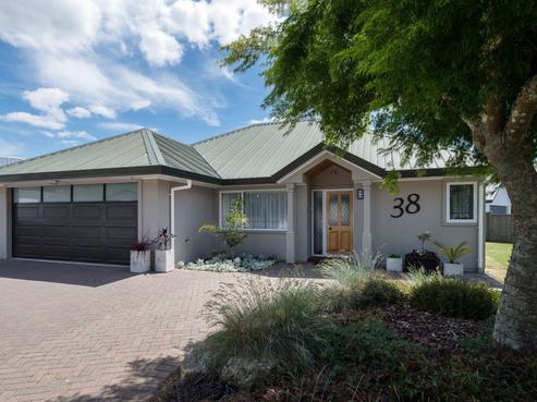 38 Warwick Drive, Lynmore