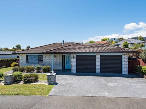 78 Olympus Way, Richmond