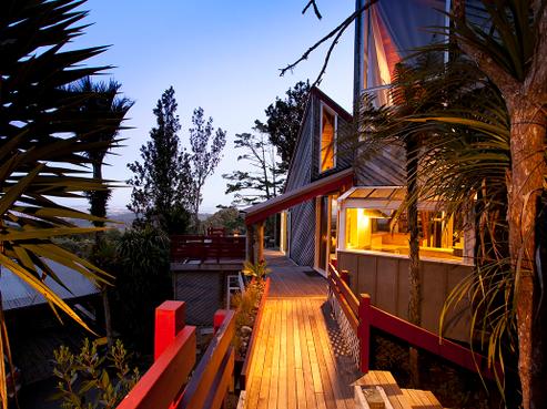 460 Scenic Drive, Waiatarua