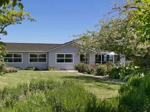 8 Beachman Grove, Hilltop
