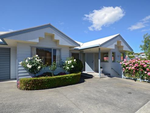 2/110 Fairway Drive, Kamo