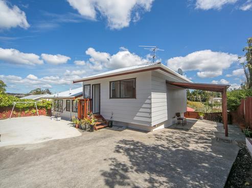 2/8 Cobham Crescent, Kelston