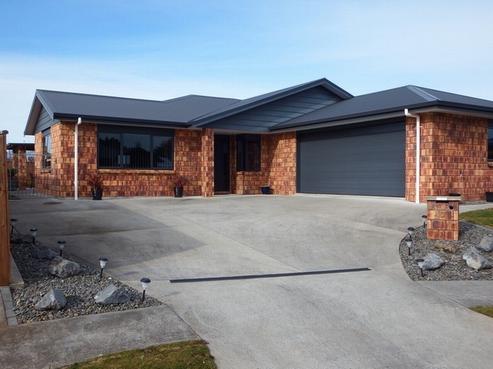 16 Sherwood Place, Springvale