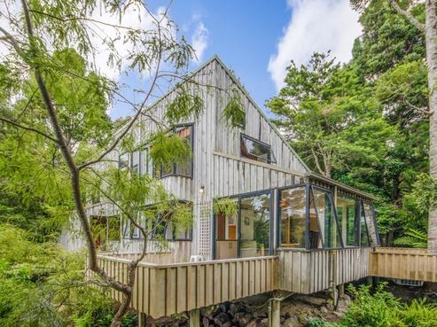 36 Tanekaha Road, Titirangi