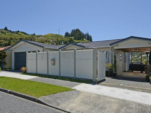 4 Kekeno Grove, Tirohanga