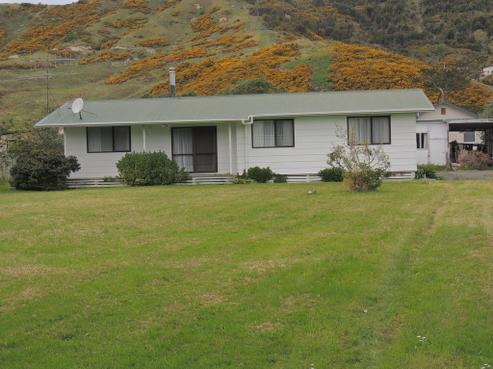 11 Ratau Street, Mahia