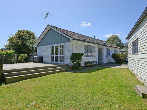 18 Mountbatten Grove, Clouston Park