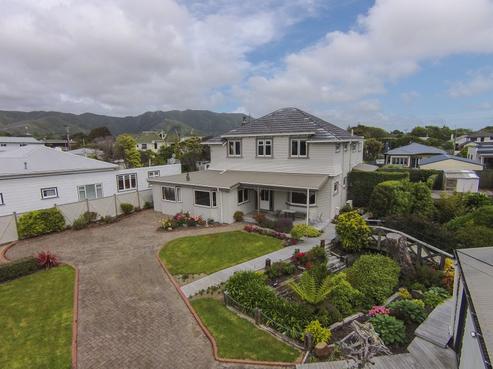 44 Bristol Square, Central Hutt