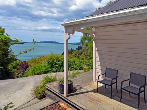 18 Coombe Hay Terrace, Careys Bay