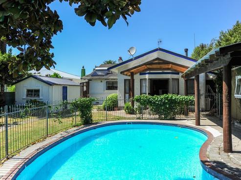 1018 Waipuna Street, Mahora