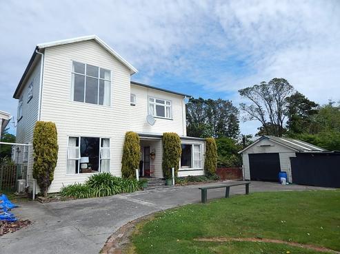 12 Pakington Street, Westport