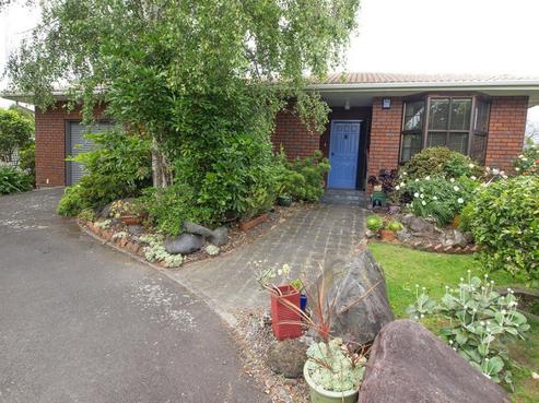 13 Walton Avenue, Waikanae
