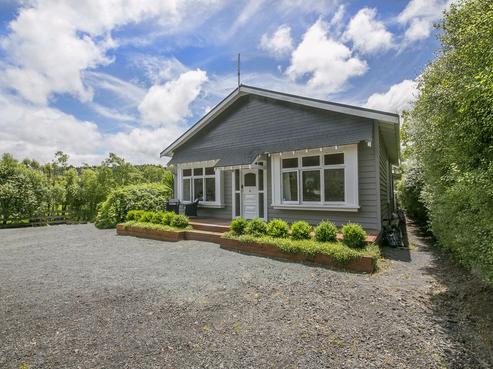 24B Cambridge Road, Riverhead