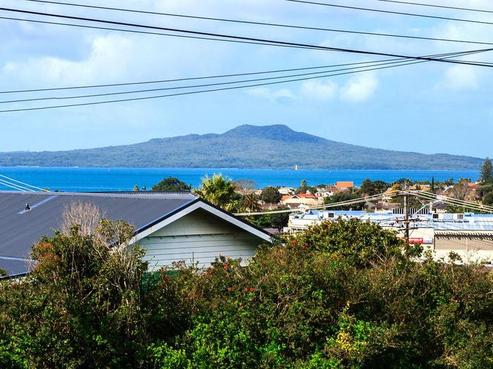 1/28 East Coast Road, Milford