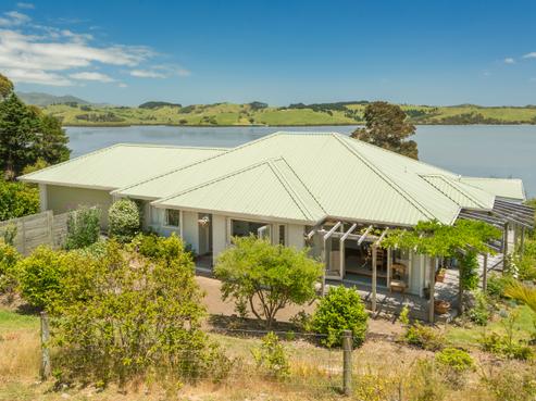 69 Manning Street, Rawene