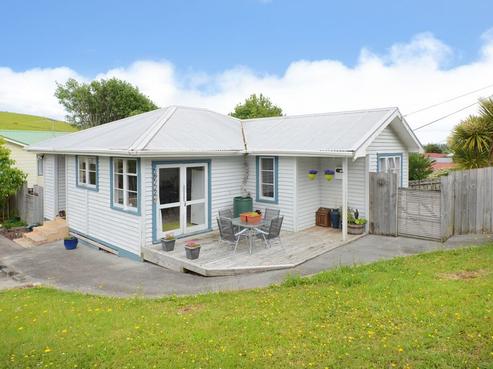 94 Valley Road, Hikurangi