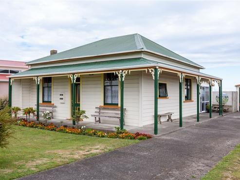 6919 South Road, Okato