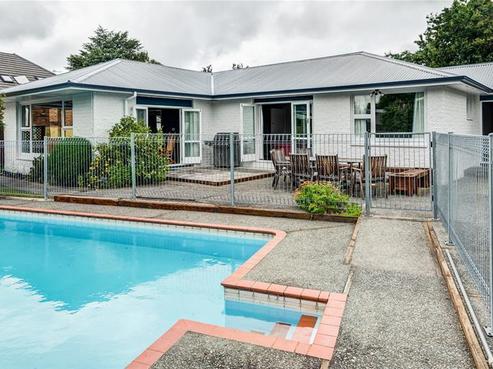 5 Hampton Place, Burnside