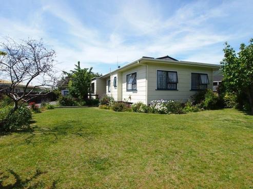 24 Kanawa Street, Waikanae