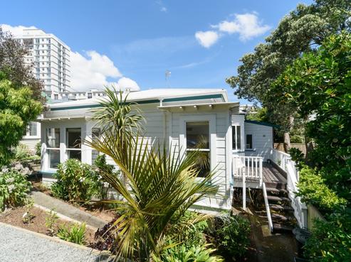 4 Staunton Avenue, Mount Cook