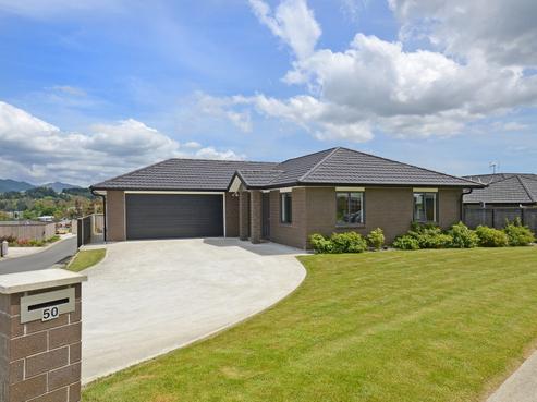 50 Sunstone Crescent, Brown Owl
