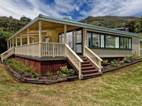 20 Beach Valley Road, Piha