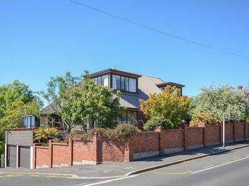 354 Highgate, Roslyn